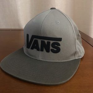 Vans SnapBack hat with contrasting bill